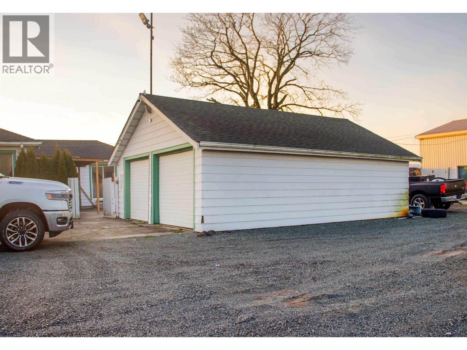 10641 LADNER TRUNK ROAD, Delta