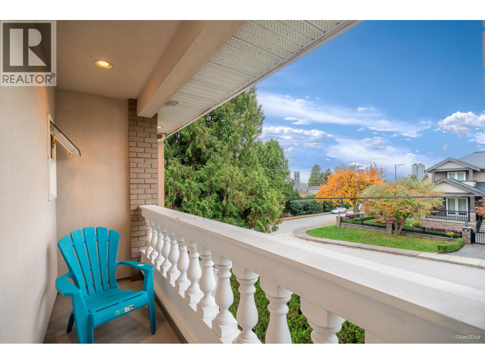 6111 KITCHENER STREET, Burnaby