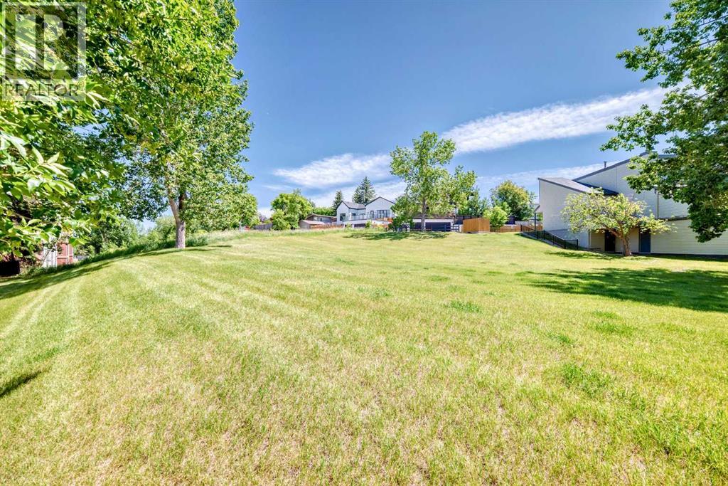 Single Family House for Sale in    Street NW St Andrews Heights Calgary 