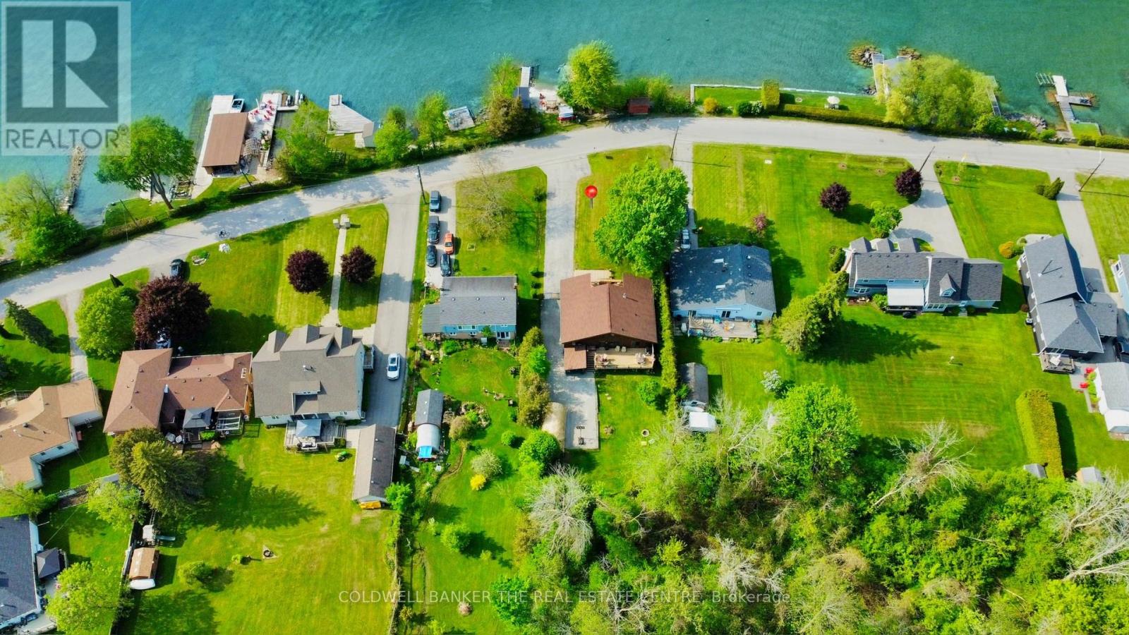 33 LAKE DRIVE E - 22