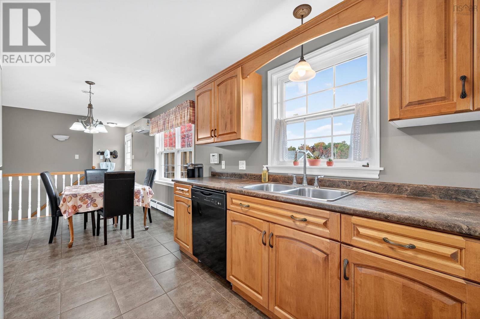 Property 21 of 49 of 123 BARRINGTON