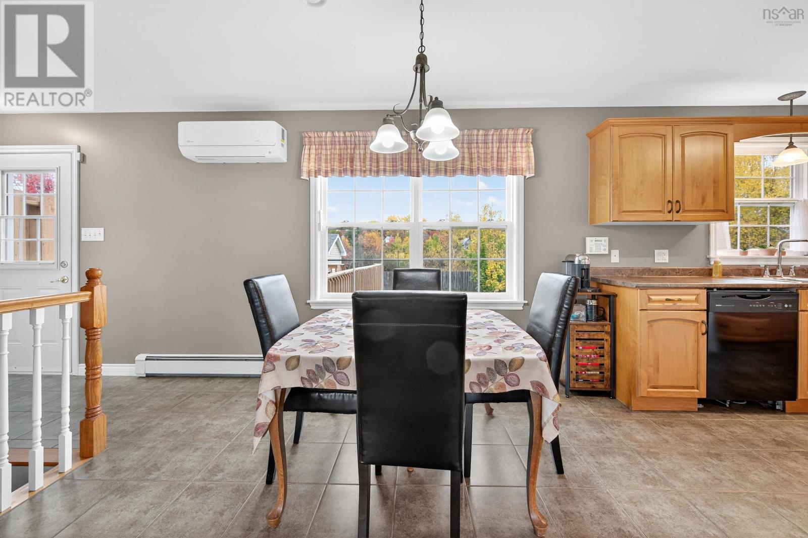 Property 14 of 49 of 123 BARRINGTON