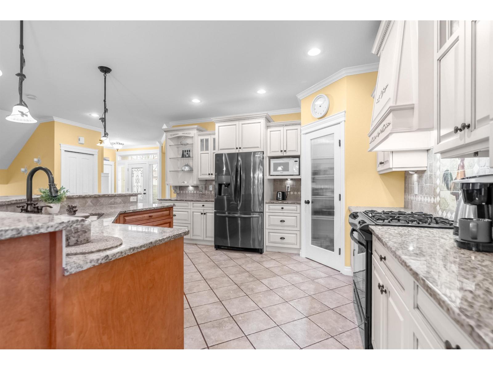 20 33925 ARAKI COURT, Mission