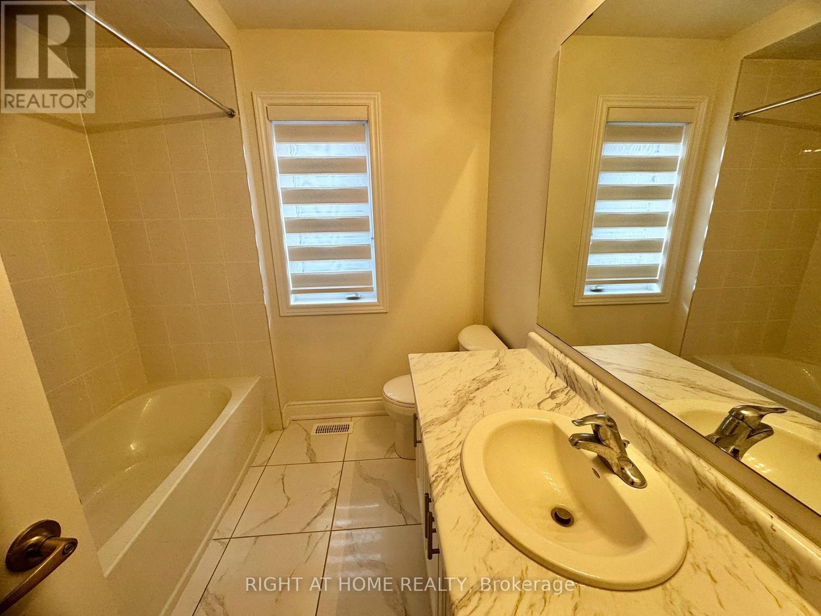 24 TAMWORTH TERRACE - 20