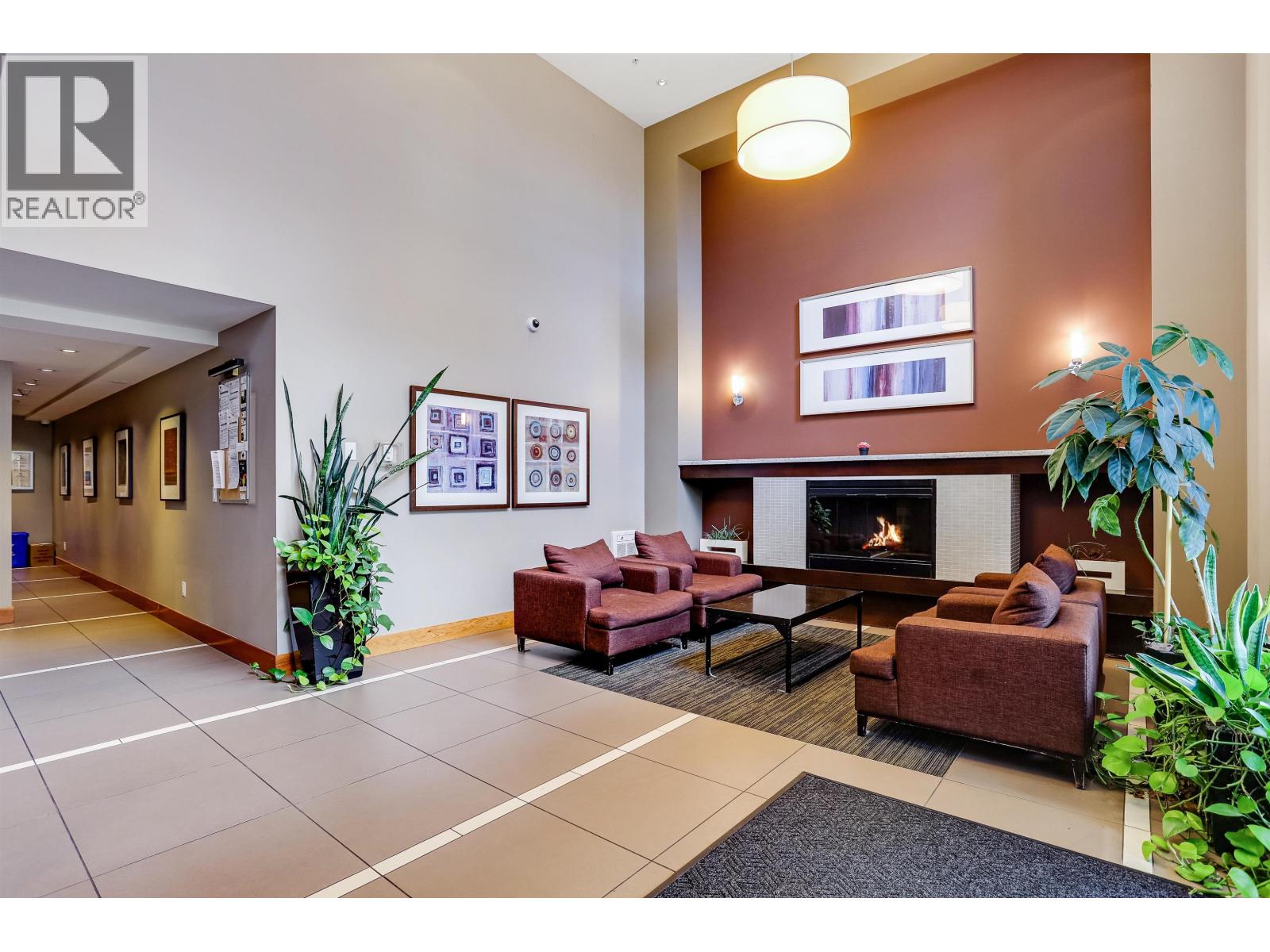 #2004-1 RENAISSANCE Square, New Westminster