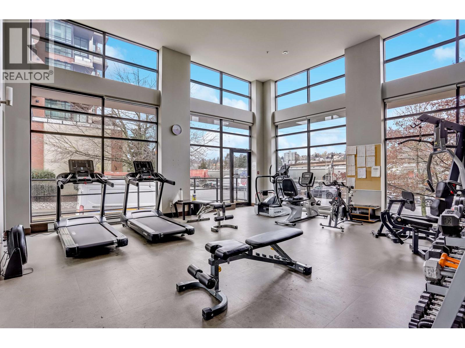 #2004-1 RENAISSANCE Square, New Westminster