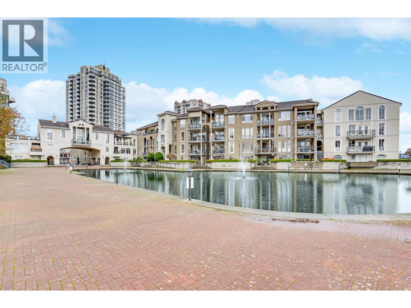 #2004-1 RENAISSANCE Square, New Westminster