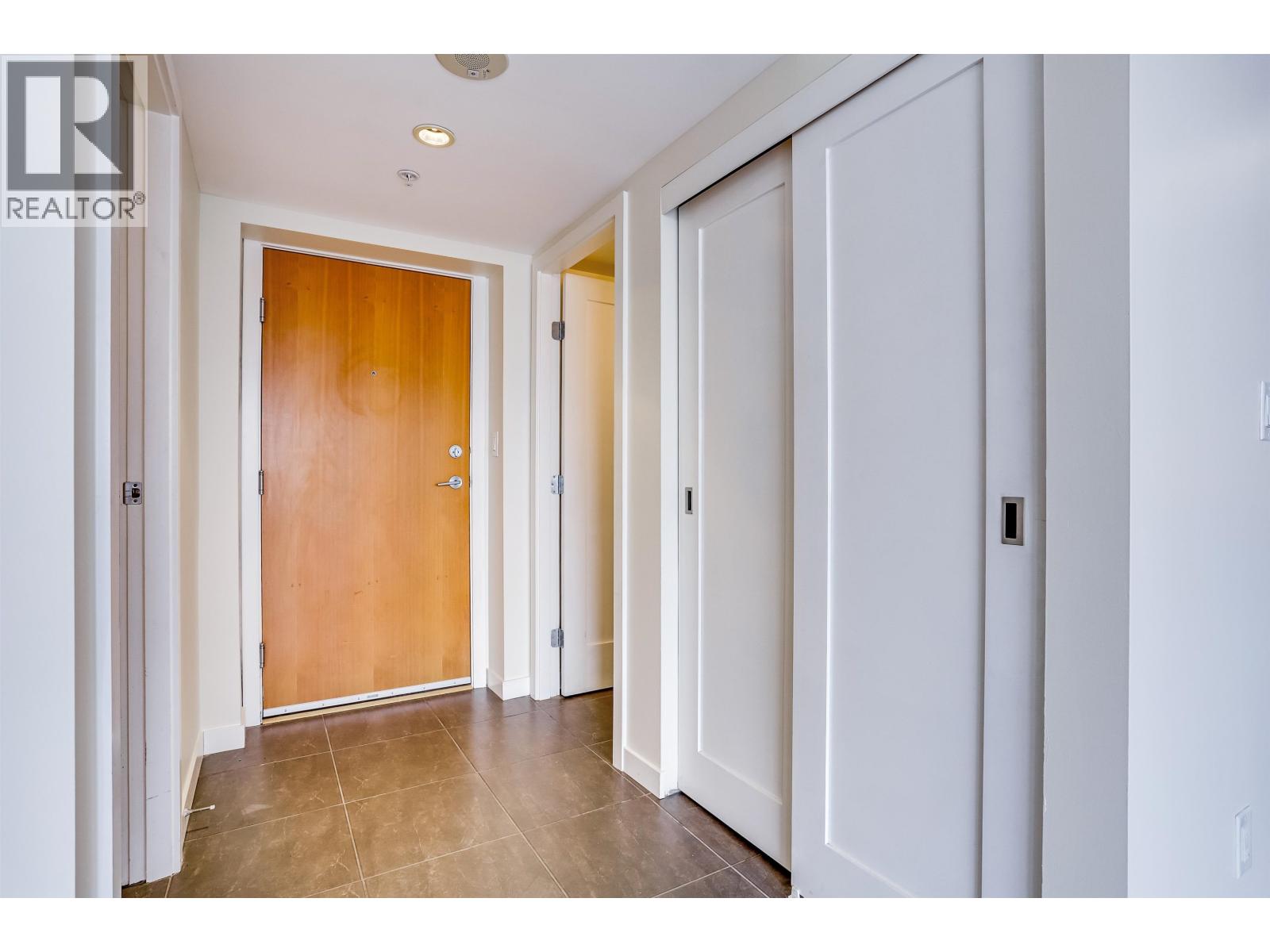 #2004-1 RENAISSANCE Square, New Westminster