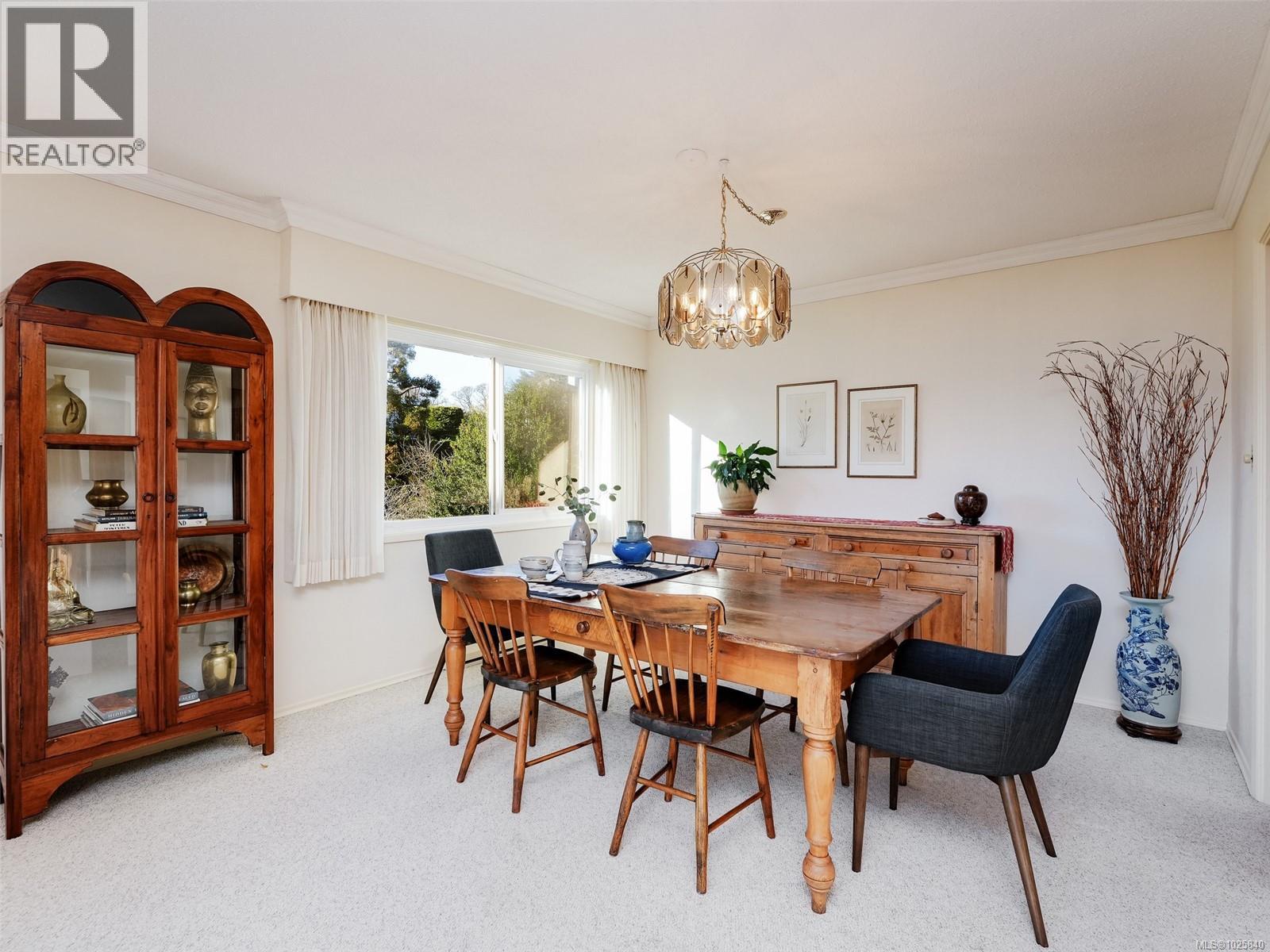 302 2340 Oak Bay Avenue, Oak Bay