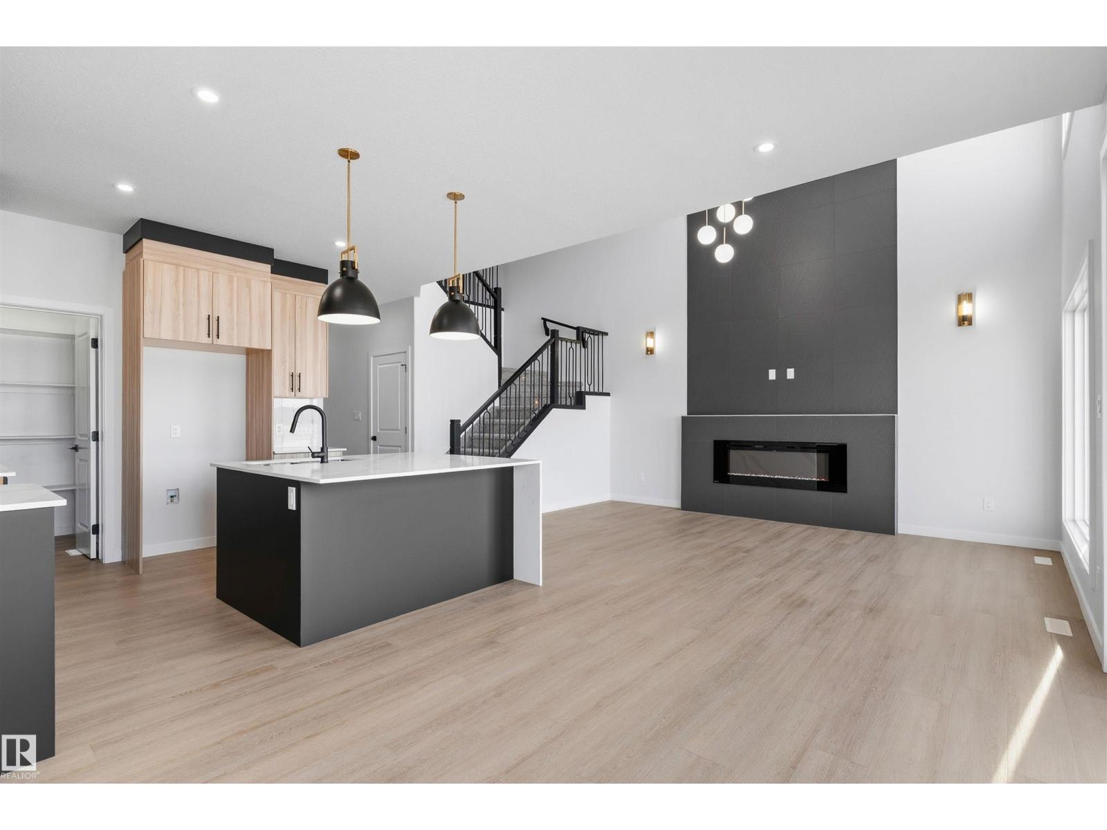 120 25 ST SW - 3