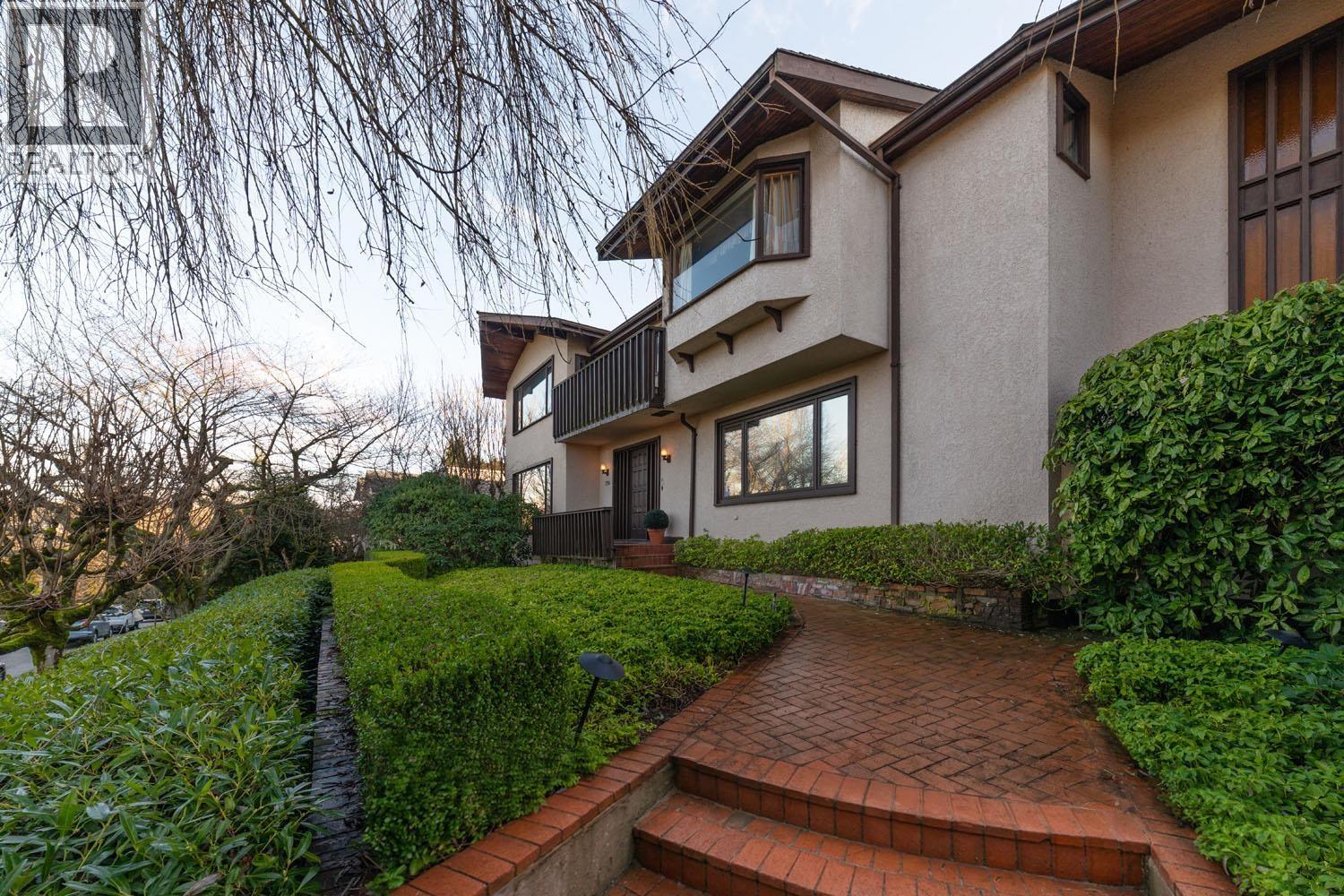 2296 W 32ND AVENUE, Vancouver