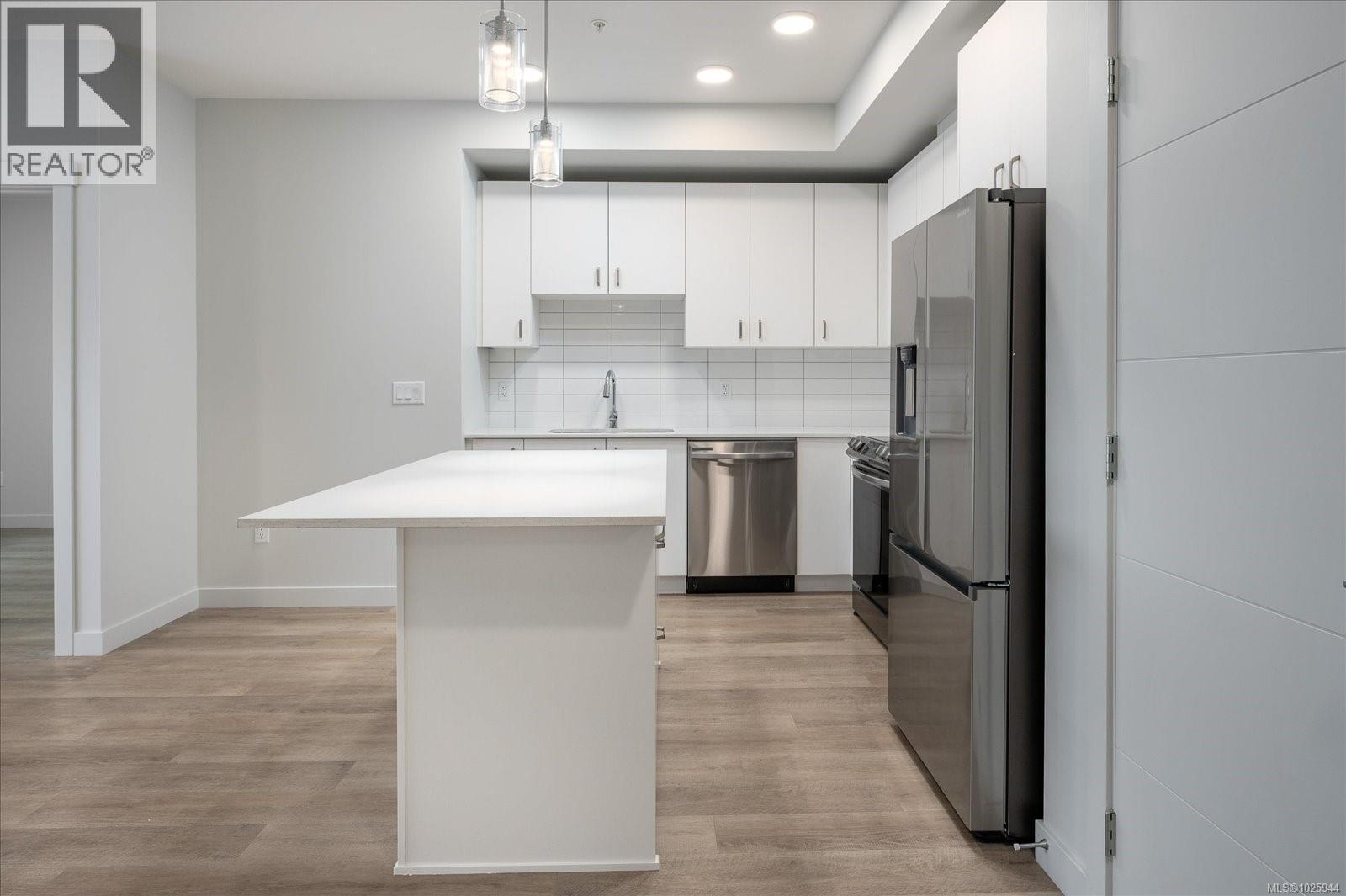 #209 164 ALBERNI HWY - 5