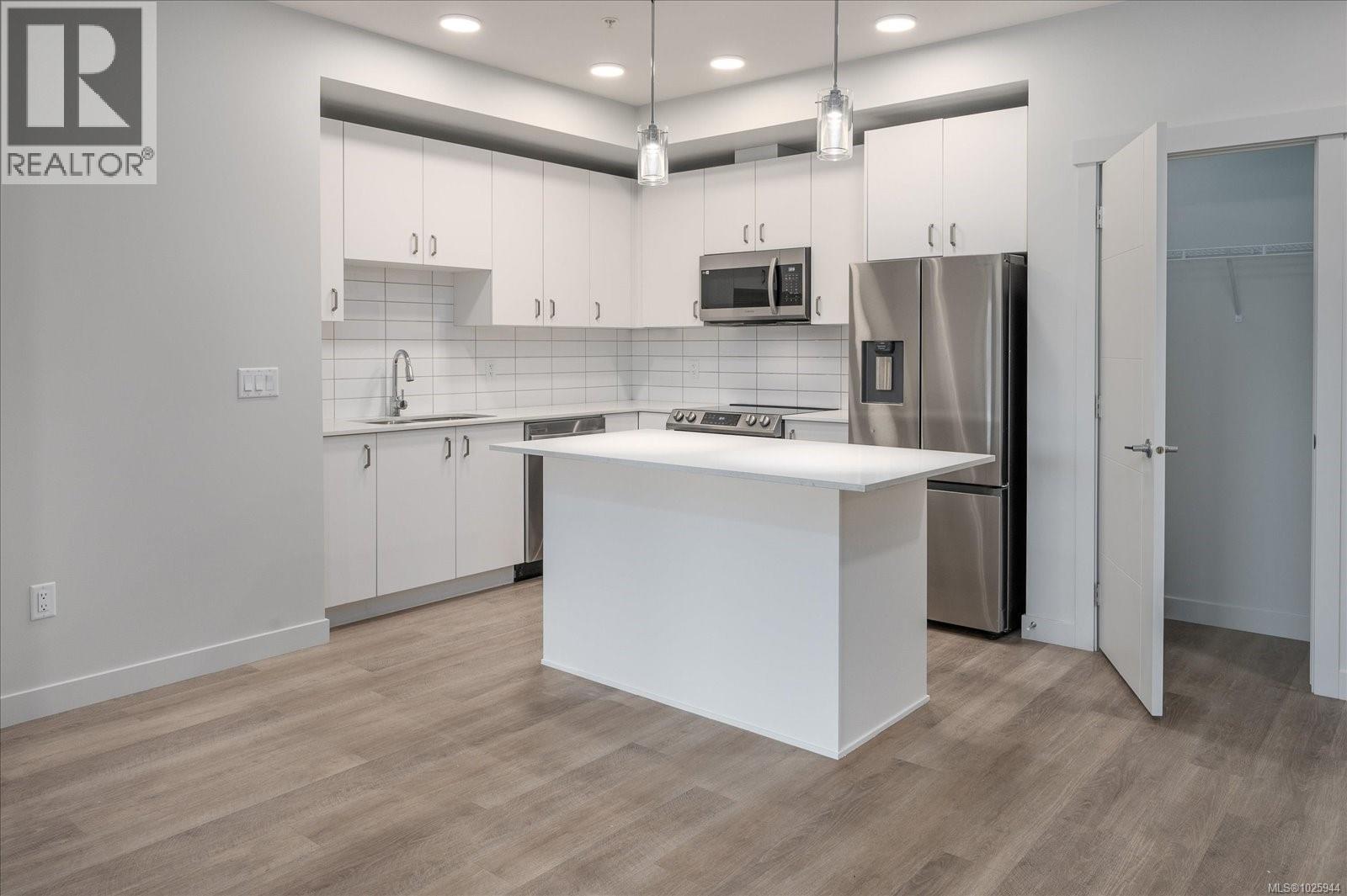 #209 164 Alberni Hwy - 6
