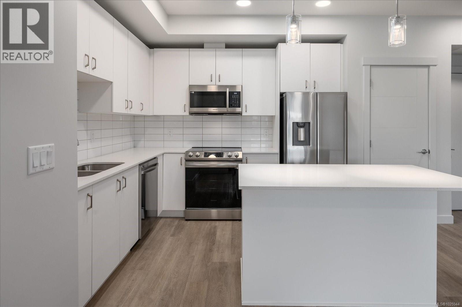 #209 164 ALBERNI HWY - 7