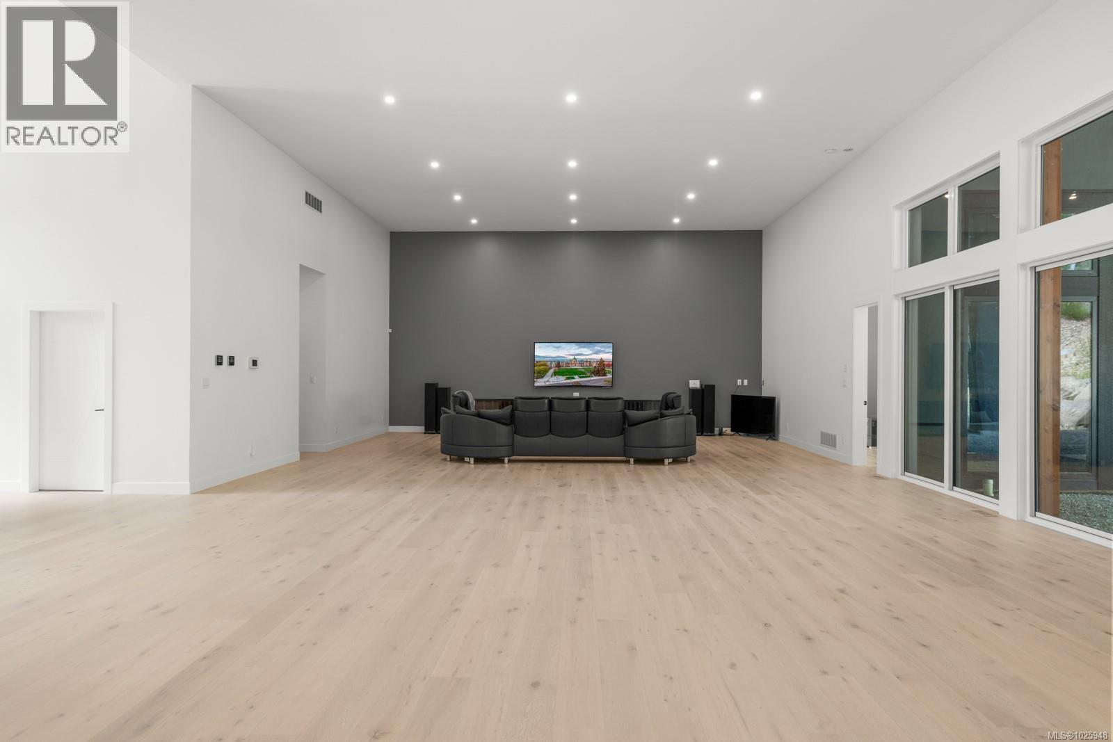  4811 Henry Roethel Road, Ladysmith