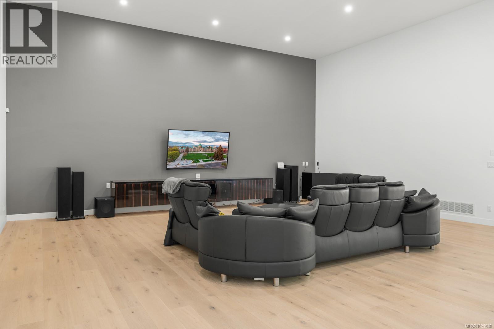  4811 Henry Roethel Road, Ladysmith