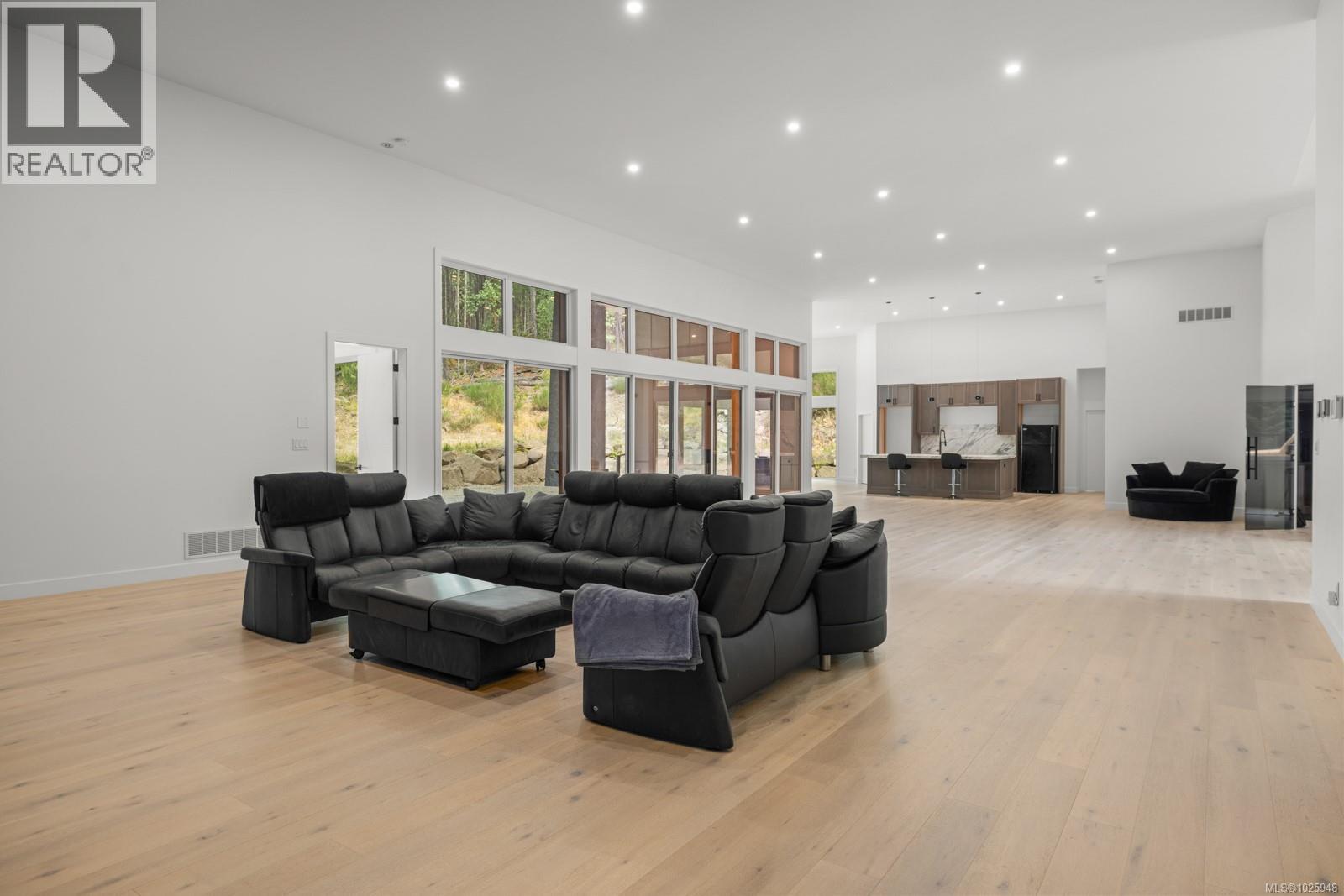  4811 Henry Roethel Road, Ladysmith