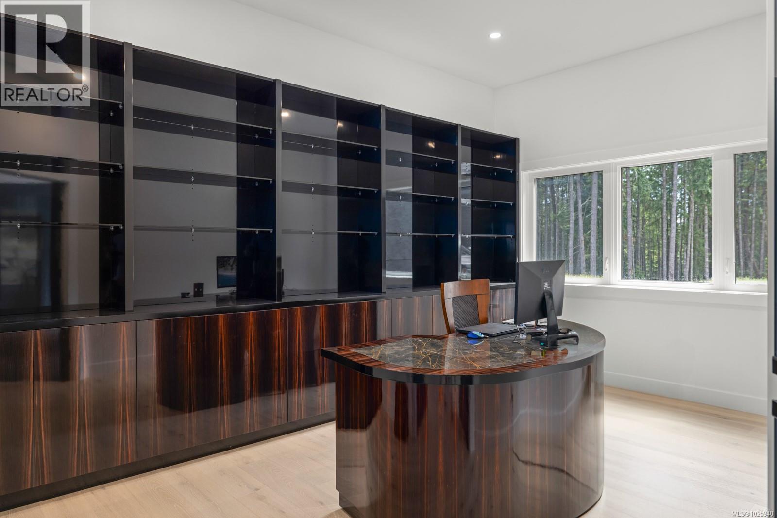  4811 Henry Roethel Road, Ladysmith