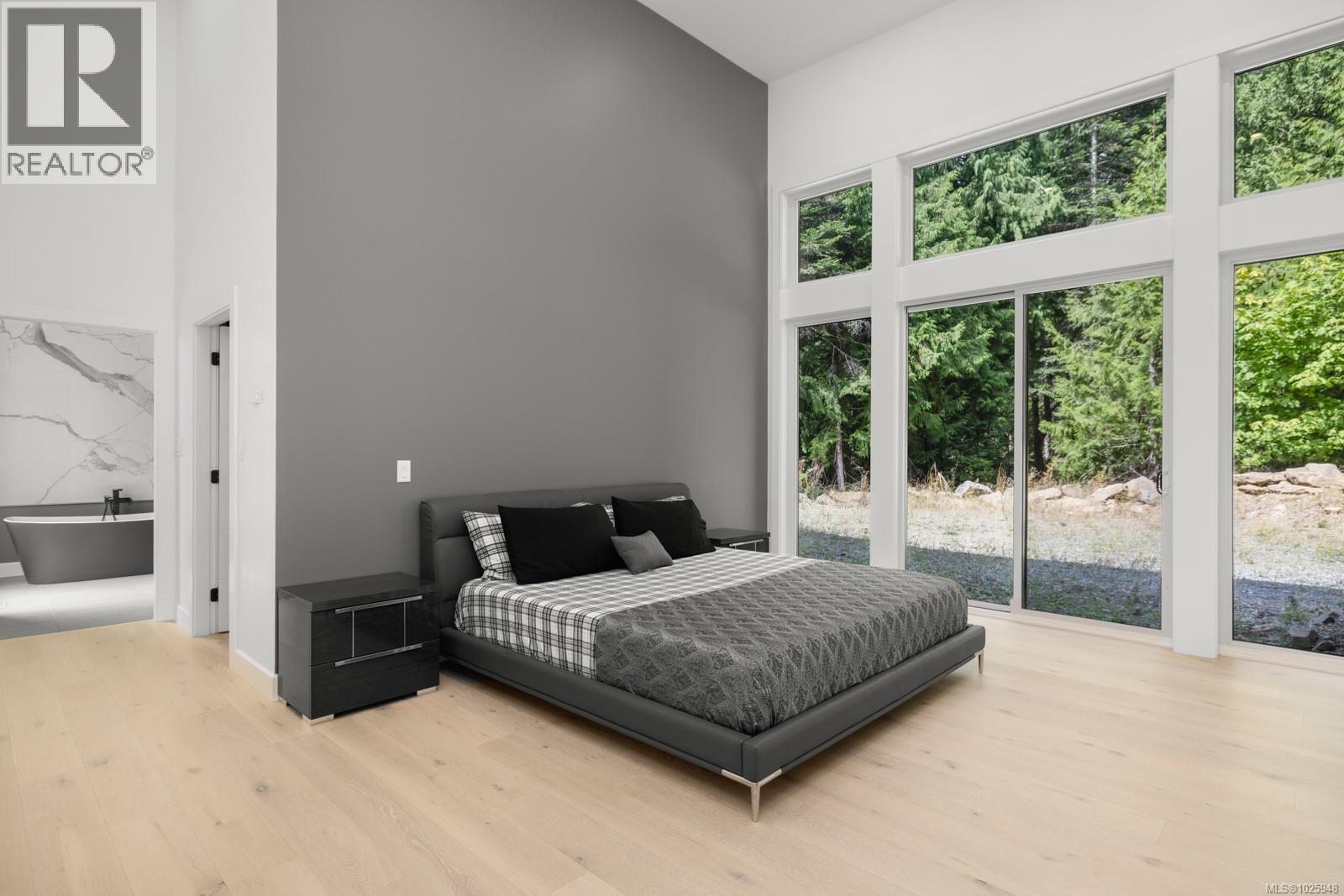  4811 Henry Roethel Road, Ladysmith