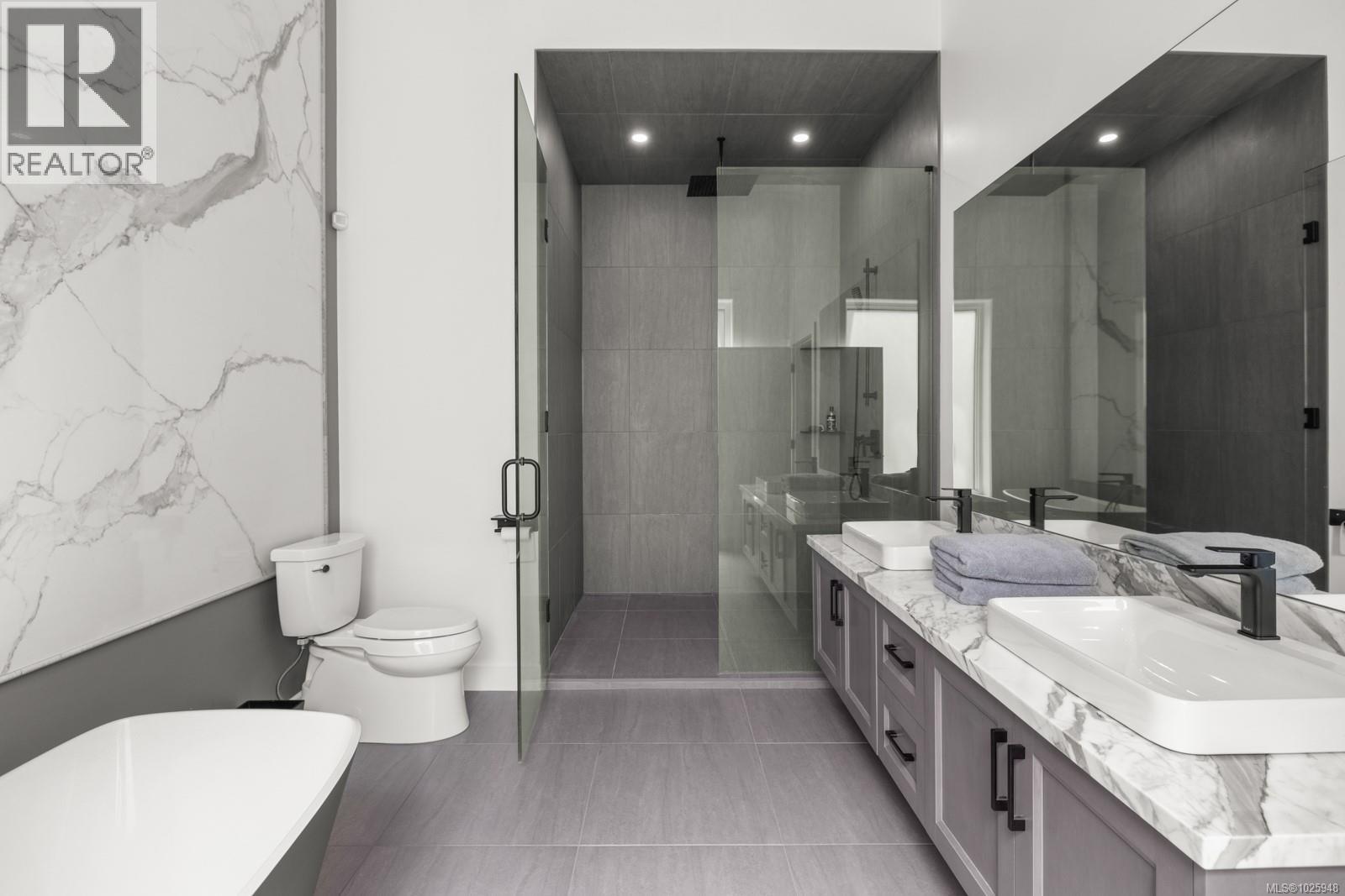  4811 Henry Roethel Road, Ladysmith