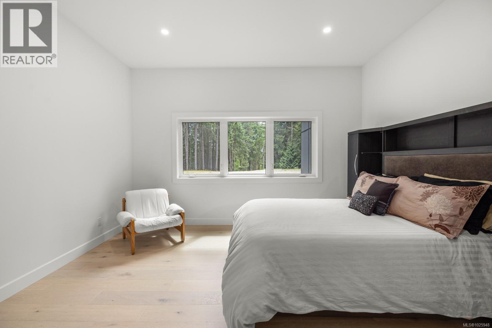  4811 Henry Roethel Road, Ladysmith