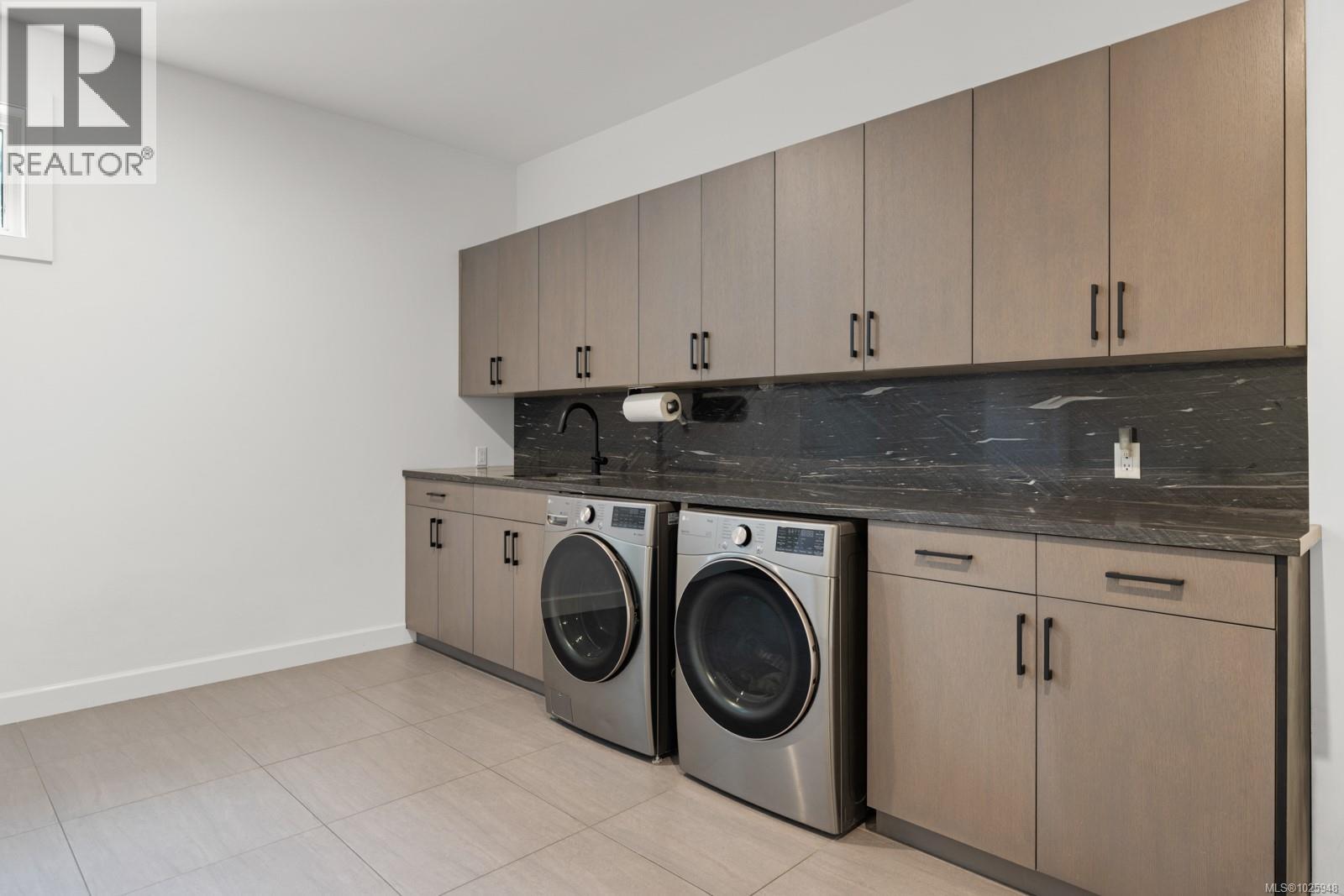  4811 Henry Roethel Road, Ladysmith