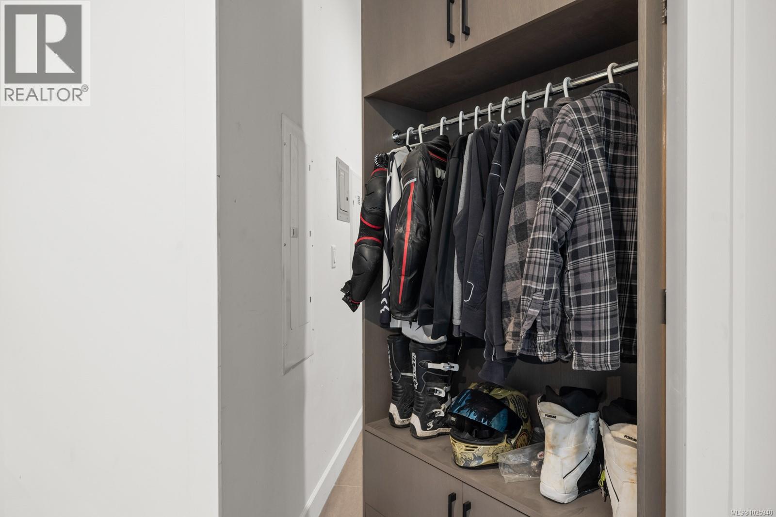  4811 Henry Roethel Road, Ladysmith