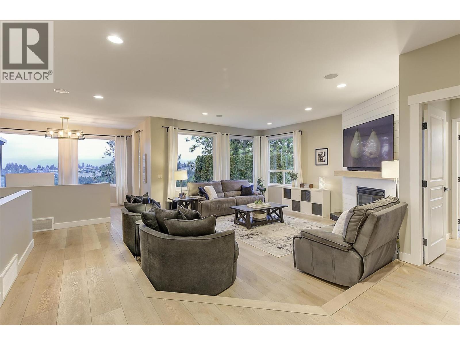 2063 Horizon Drive, West Kelowna