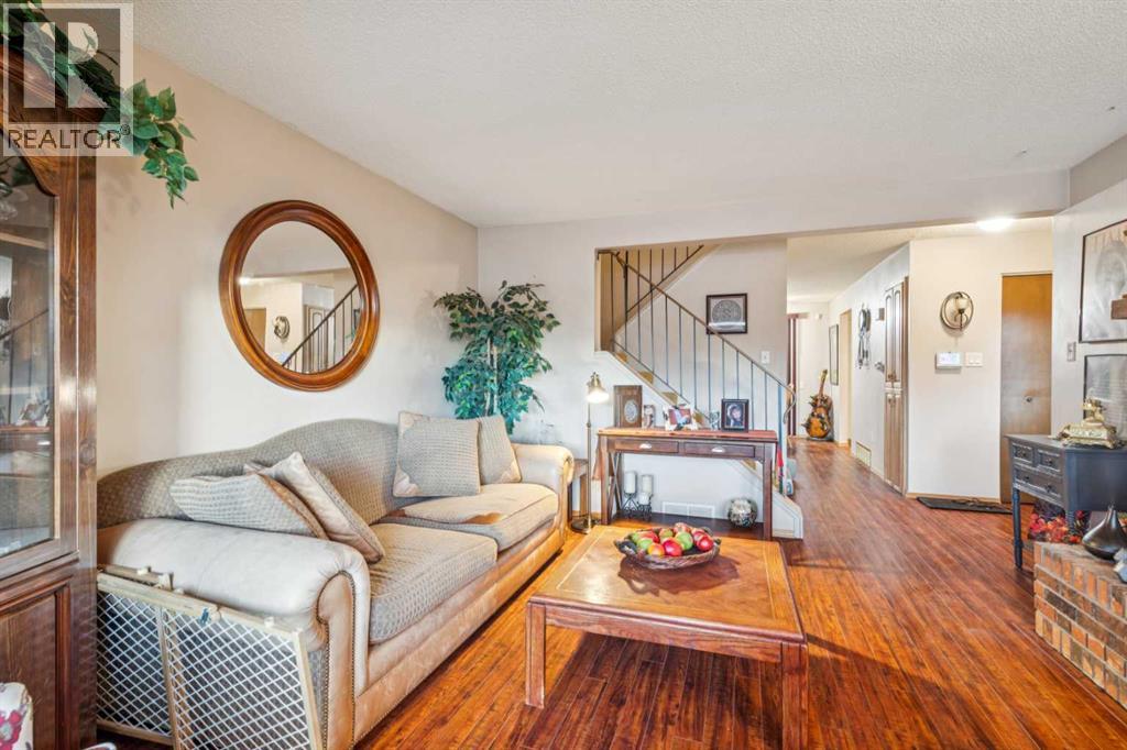 Single Family House for Sale in  Whiteridge Place NE Whitehorn Calgary 