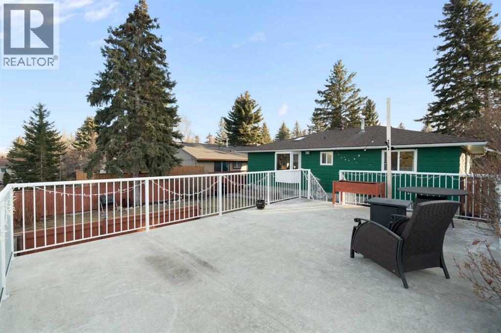 Single Family House Bungalow for Sale in  Hunterbrook Place NW Huntington Hills Calgary 