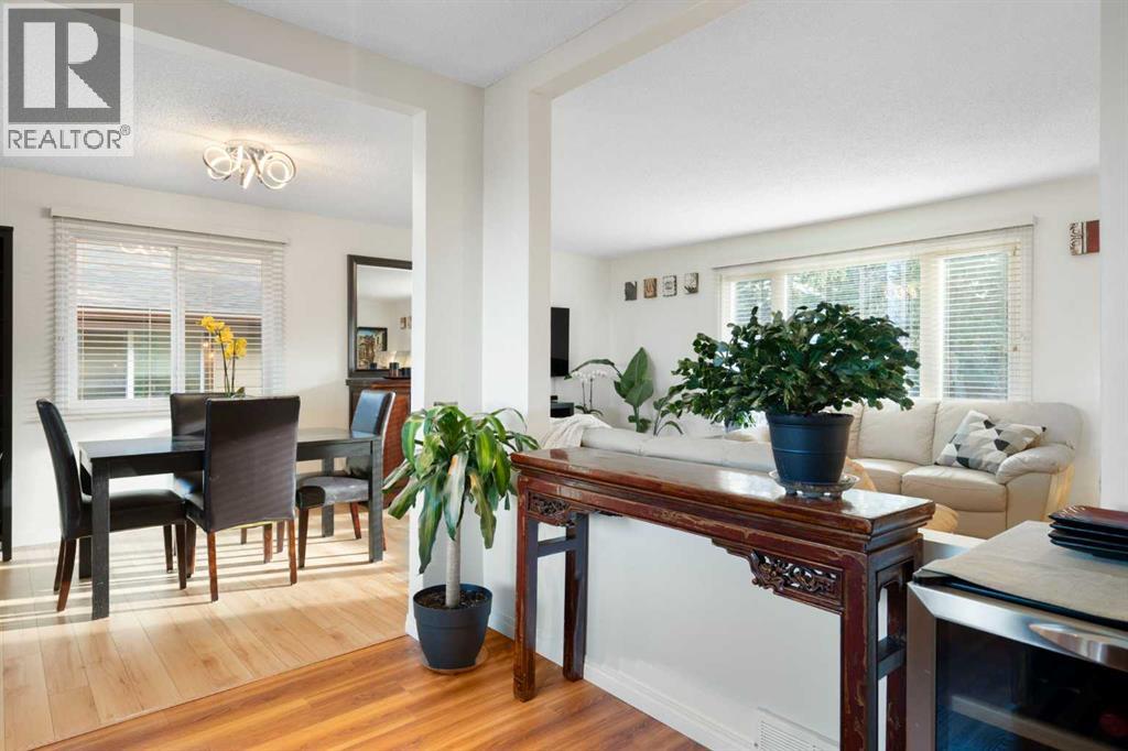 Single Family House Bungalow for Sale in  Hunterbrook Place NW Huntington Hills Calgary 