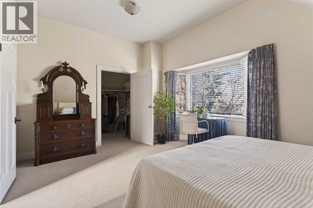 Single Family House for Sale in   Street SW Elbow Park Calgary 