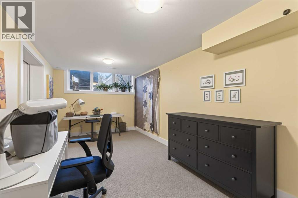 Single Family House for Sale in   Street SW Elbow Park Calgary 