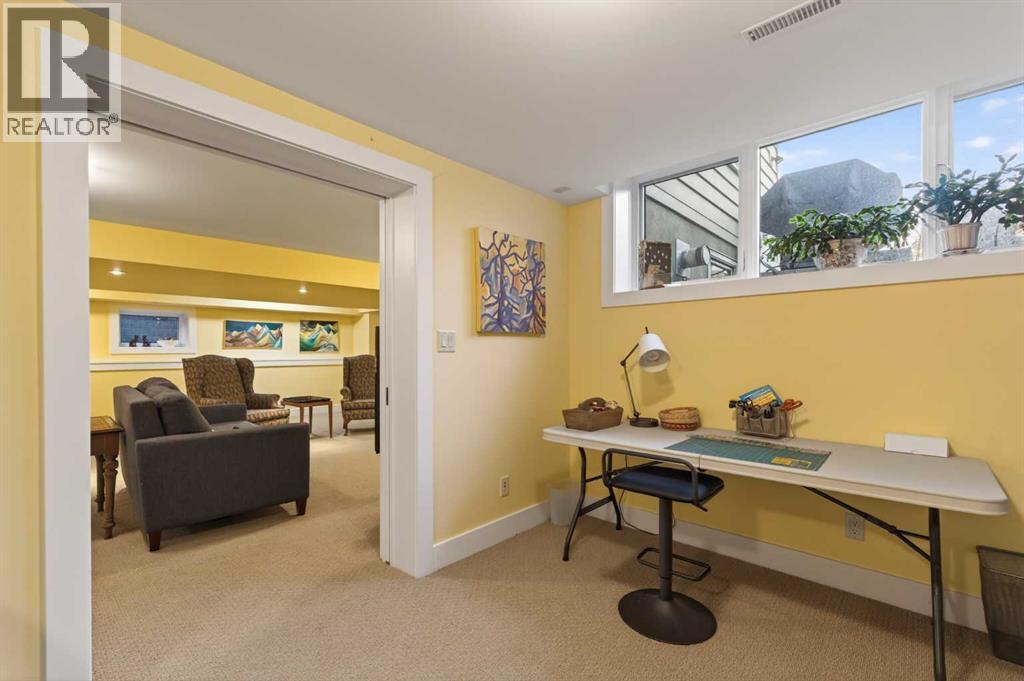 Single Family House for Sale in   Street SW Elbow Park Calgary 