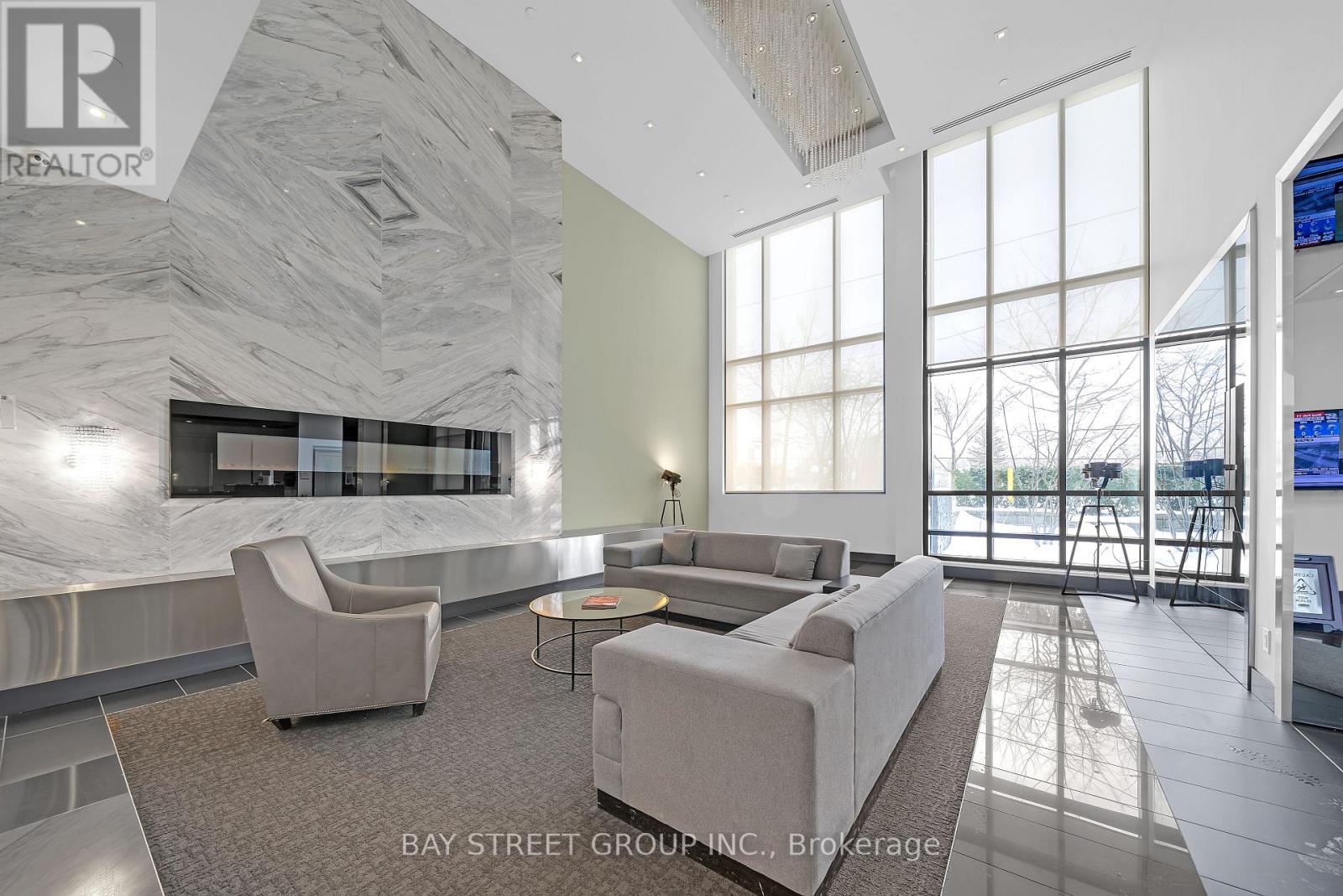 #225 399 SPRING GARDEN AVENUE - 21