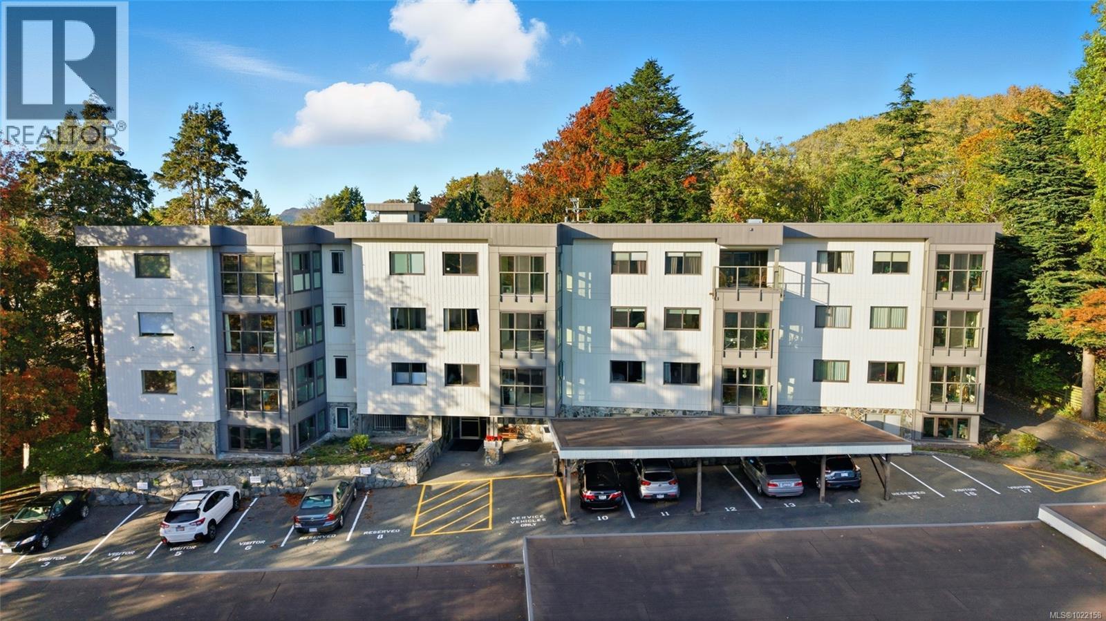 103 1875 Lansdowne Road, Saanich