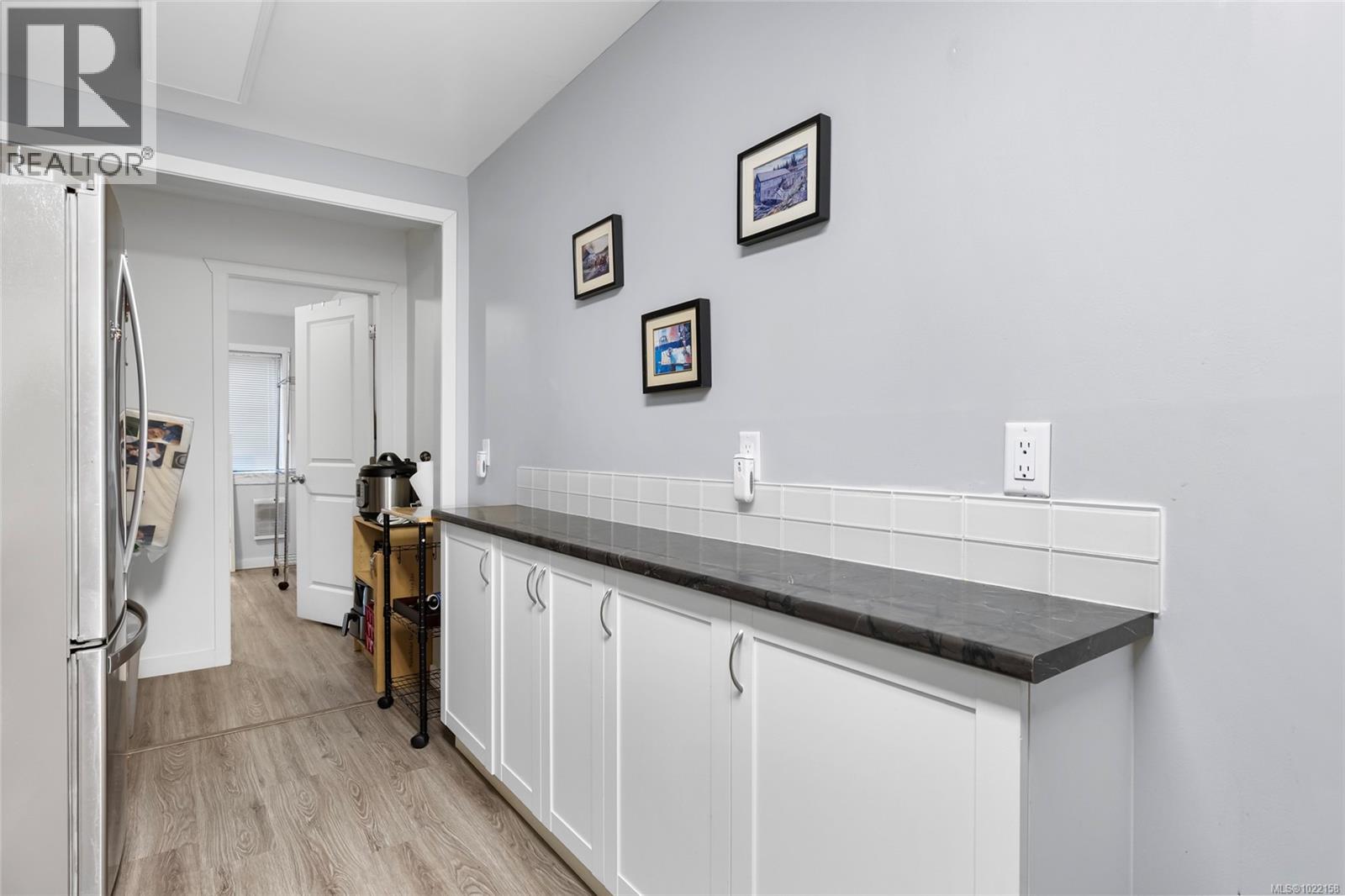 103 1875 Lansdowne Rd, Saanich