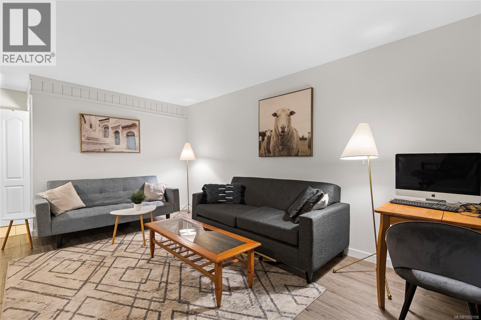 103 1875 Lansdowne Rd, Saanich