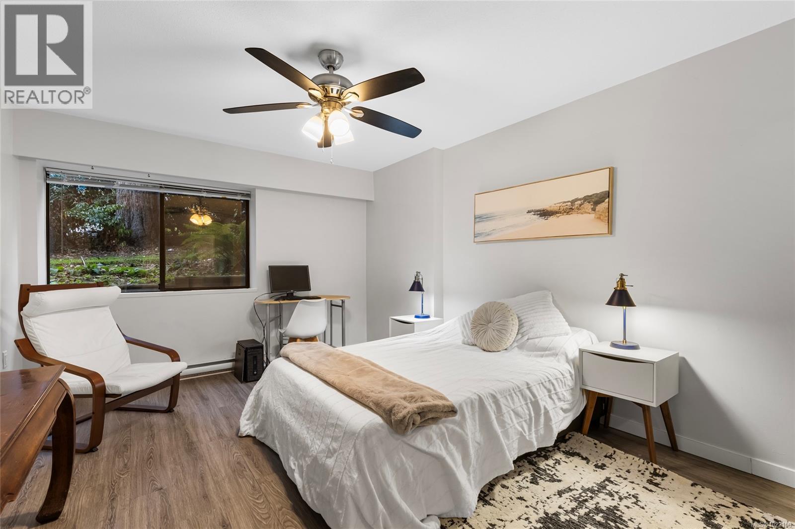 103 1875 Lansdowne Rd, Saanich