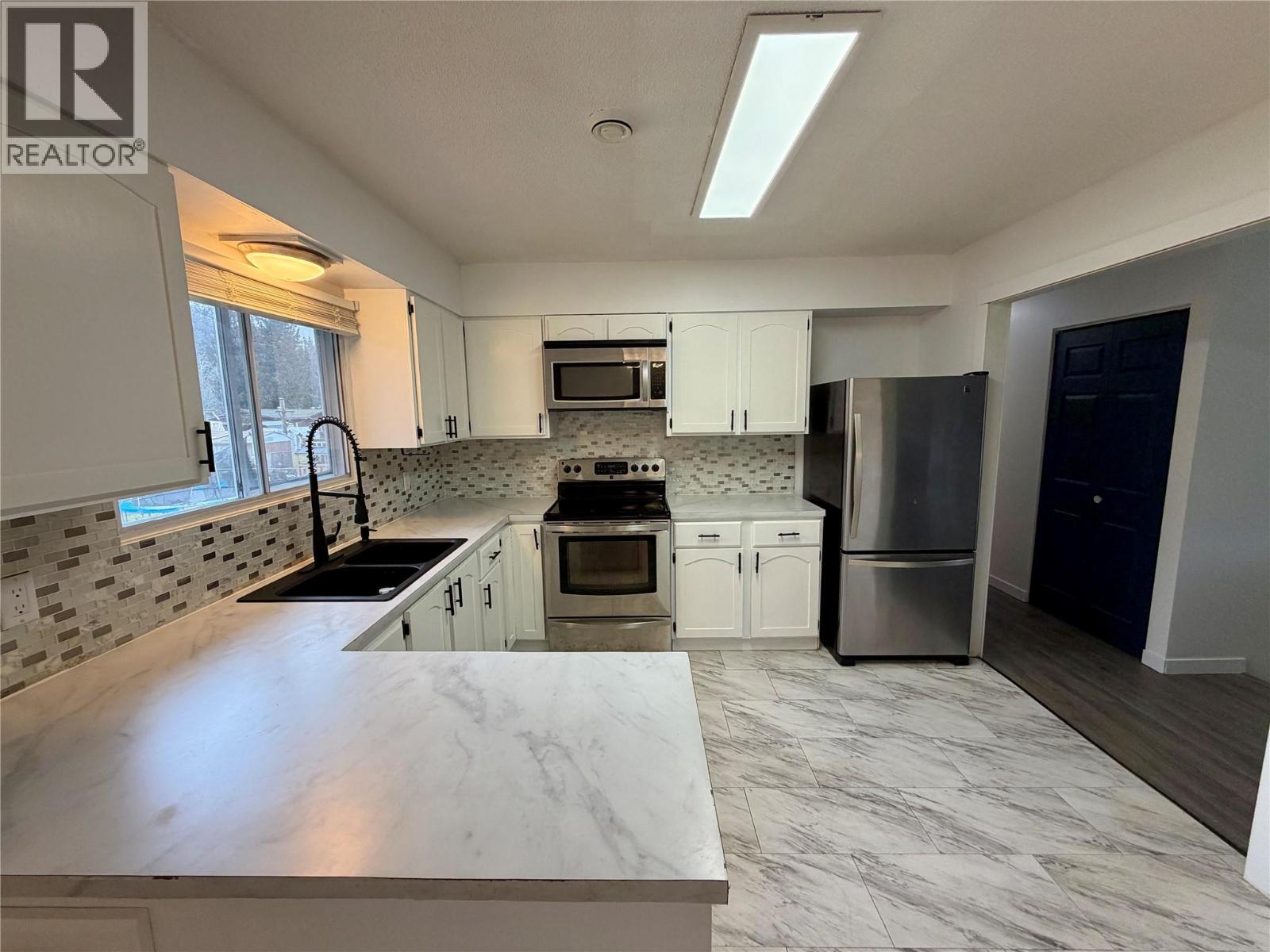 606 Spruce Street, Sicamous