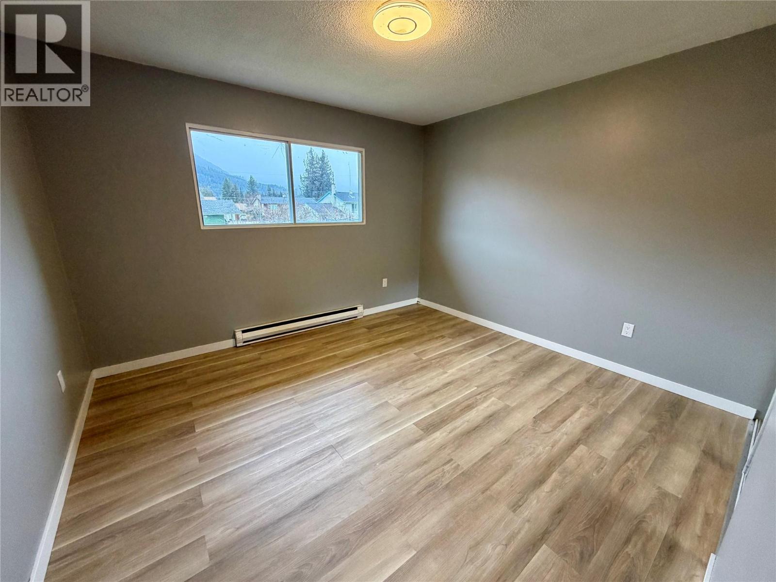 606 Spruce Street, Sicamous