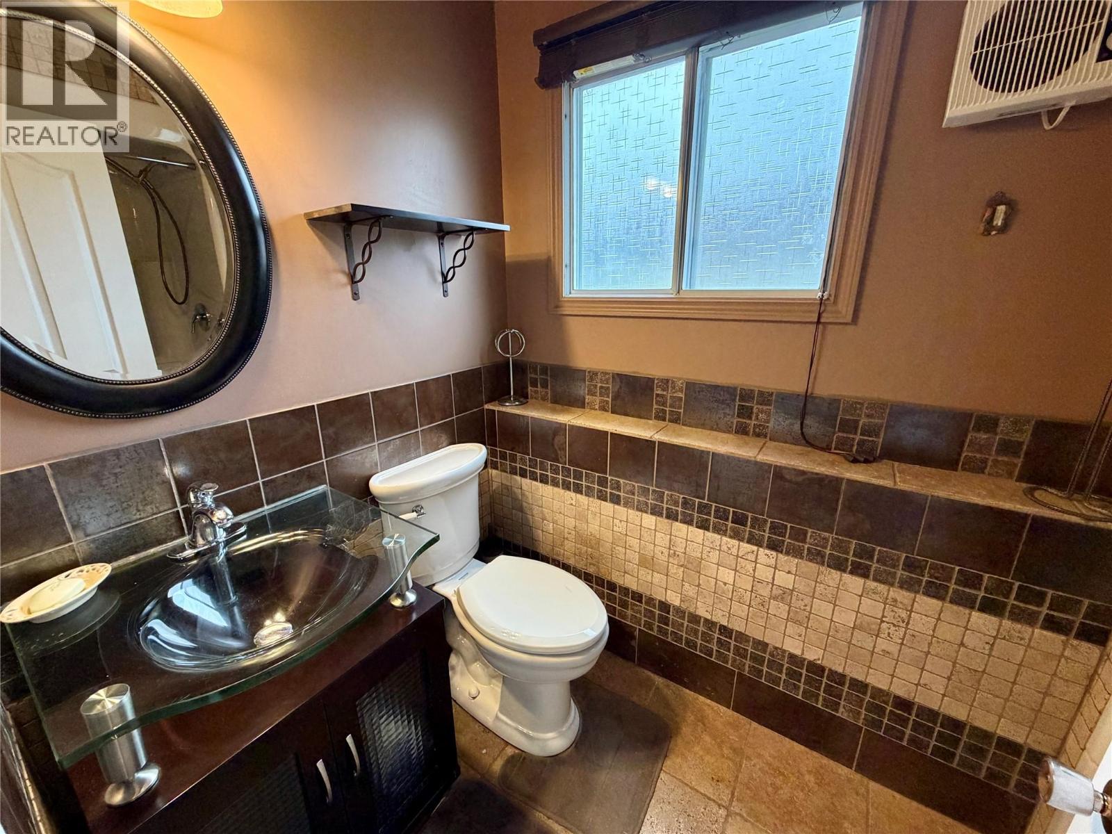 606 Spruce Street, Sicamous