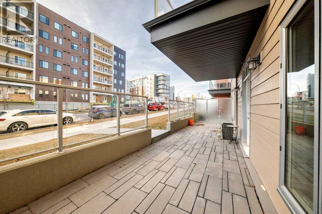 Single Family House for Sale in   Shawnee Common SW Shawnee Slopes Calgary 