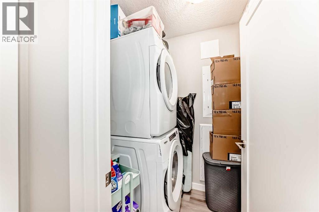 Single Family House for Sale in   Shawnee Common SW Shawnee Slopes Calgary 