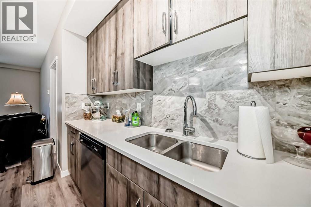 Single Family House for Sale in   Shawnee Common SW Shawnee Slopes Calgary 