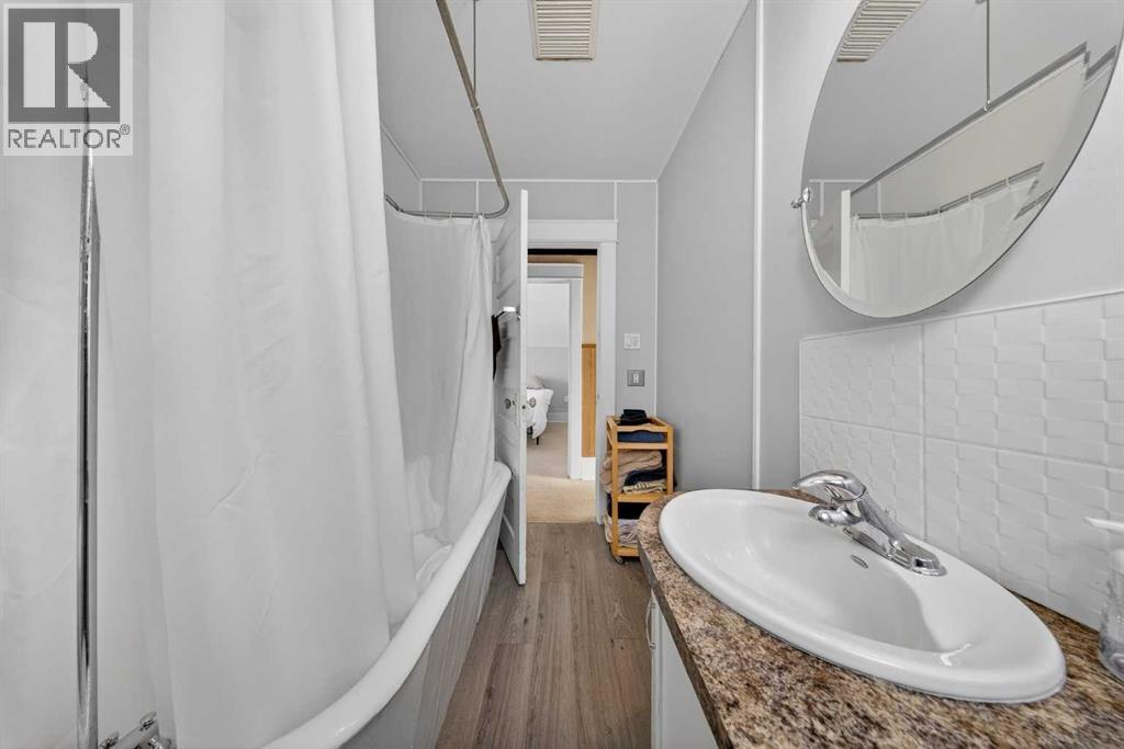 Single Family House for Sale in   Avenue NW Crescent Heights Calgary 