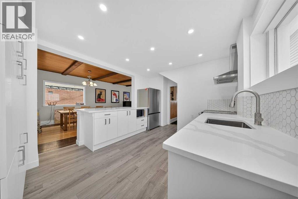 Single Family House for Sale in   Avenue NW Crescent Heights Calgary 