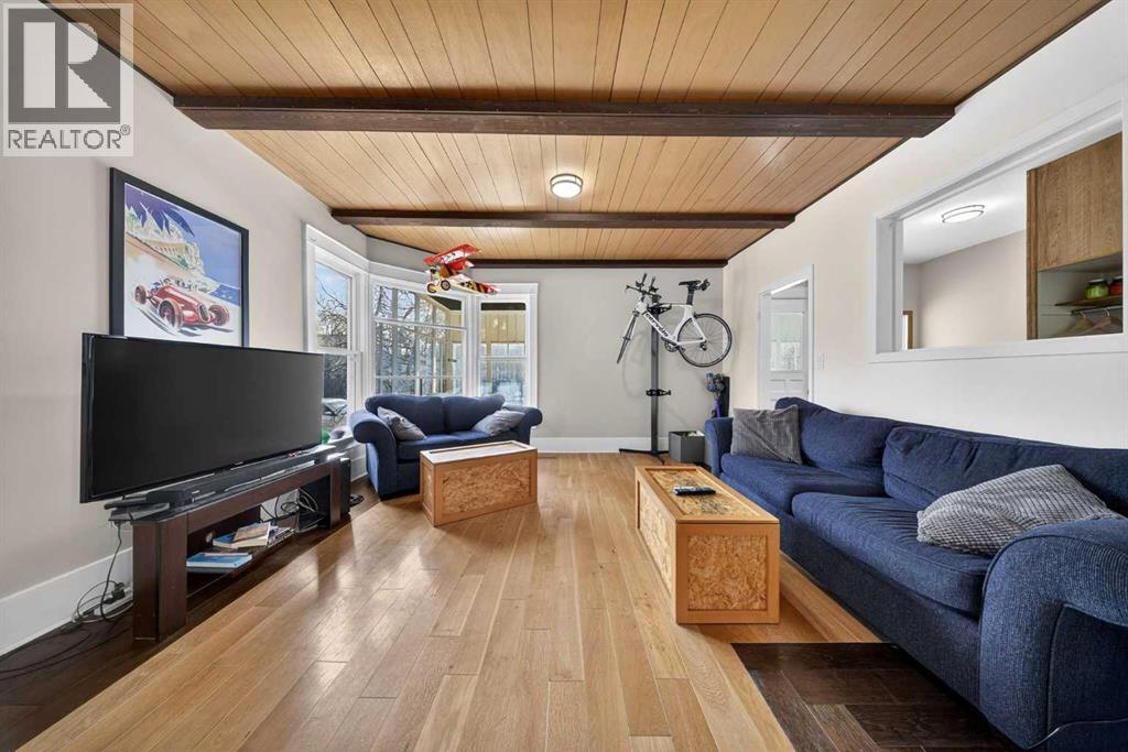 Single Family House for Sale in   Avenue NW Crescent Heights Calgary 