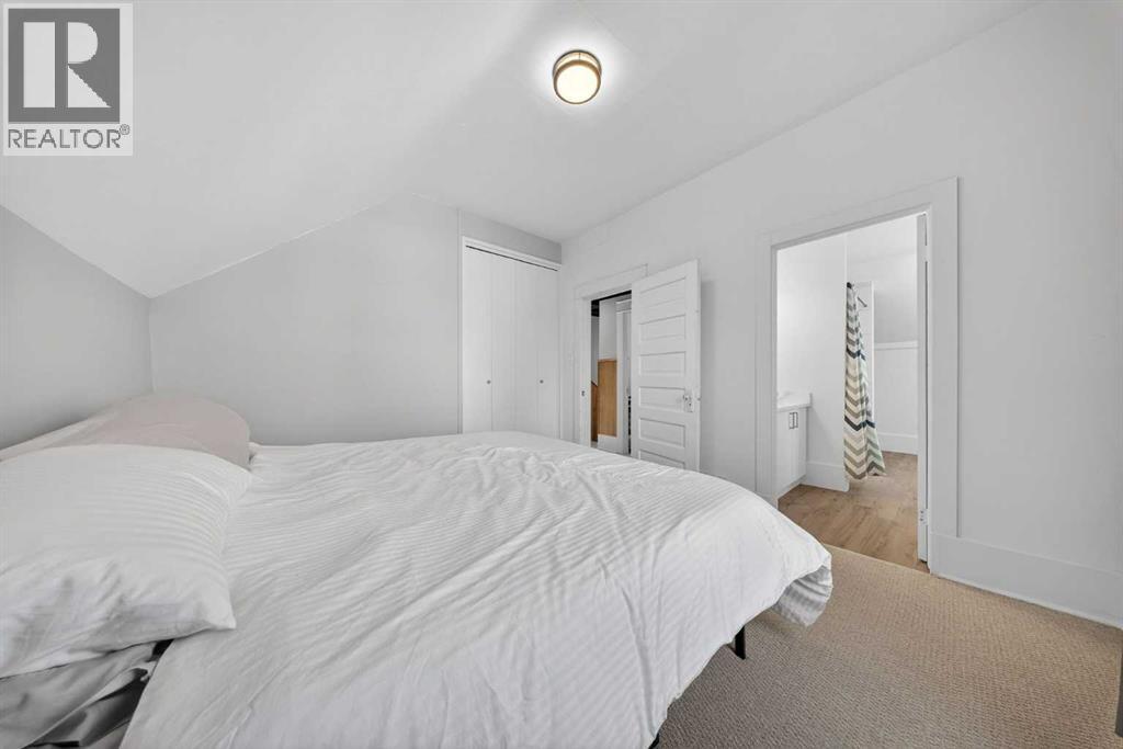 Single Family House for Sale in   Avenue NW Crescent Heights Calgary 