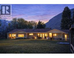  2737 Upper Bench Road, Keremeos